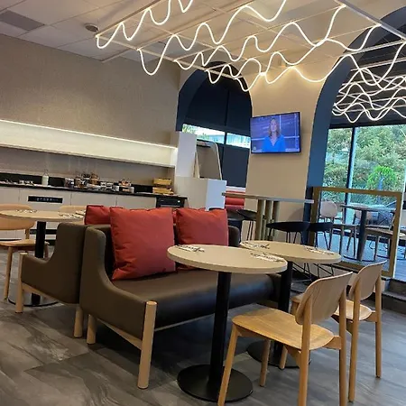Отель Ibis Styles Paris Porte De Versailles - Mairie D'issy Исси-ле-Мулино